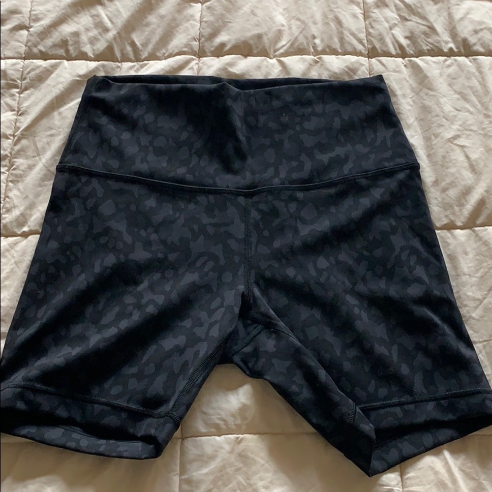Lululemon Womens 6” Align Short, black leopard